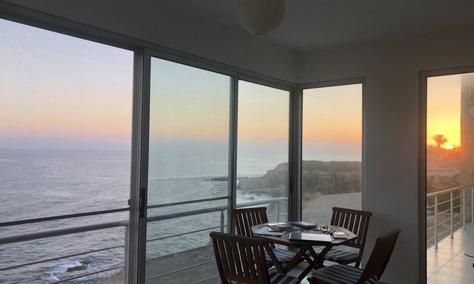 Kucukerenkoy Apartment | Air-conditioned Apartment As Close To The Sea As You Can Get