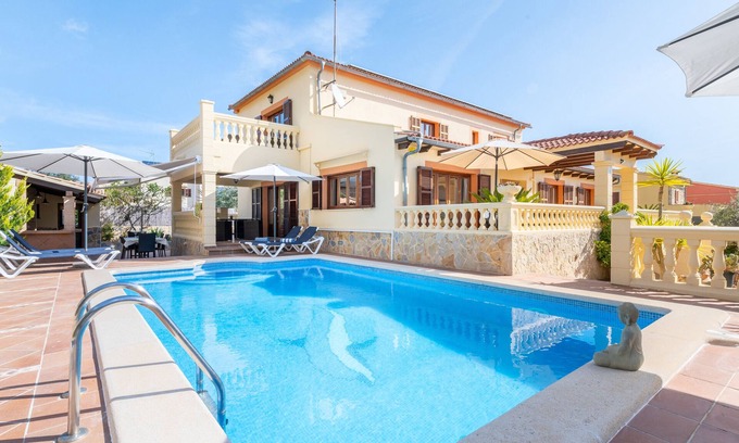 Pedruscada Villa | Air-Conditioned Country House with Wi-Fi, Pool, Garden, Terrace & Balcony
