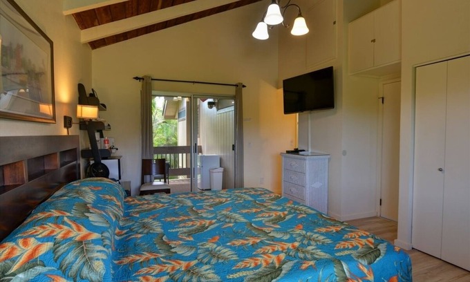Princeville Apartment | Air Conditioned Upstairs Studio w/RESERVED PARKING; Pool, -WIFI-Walk to Beach
