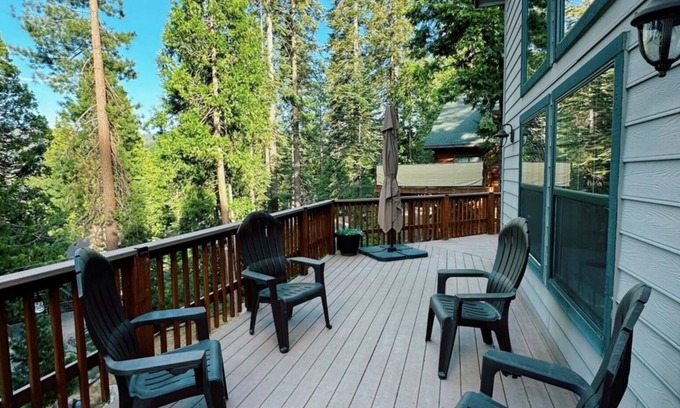 Cold Springs Cabin | Air Conditioning, Generator & 3 King-Size beds + 1 Queen