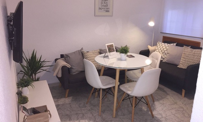 Distrito Sur Apartment | Air conditioning, Wifi, close to the mosque and cathedral