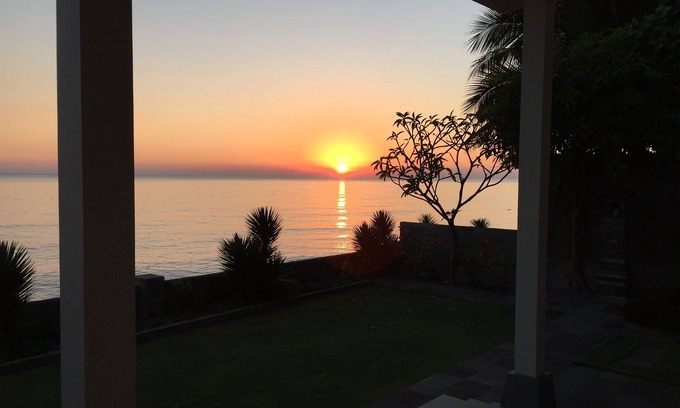 Bukti Villa | Air Sanih Beach Villa 2 Br