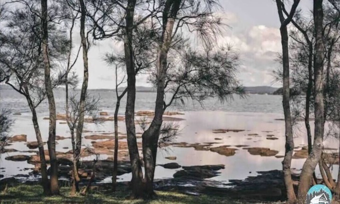 Karraganbah House | Aircabin - Tuggerawong - Lake Front - 9 Beds House