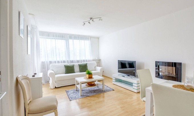 Stuttgart Apartment | Airport/free parking - Modern and luxury apartment