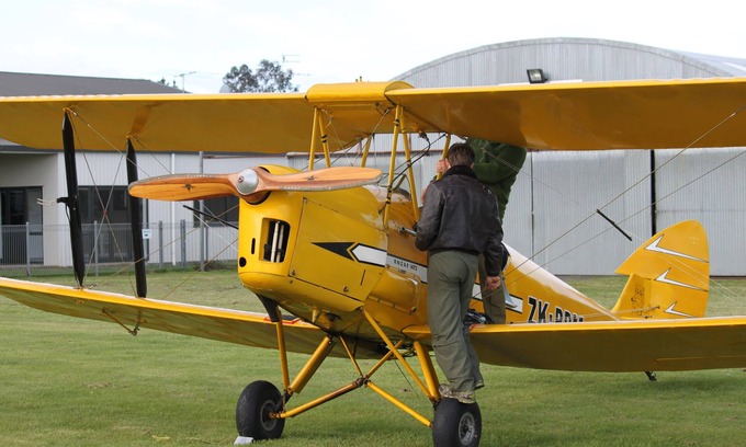 Solway Apartment | "Airside" 2 bed apt, on Hood Aerodrome Masterton perfect for a weekend away