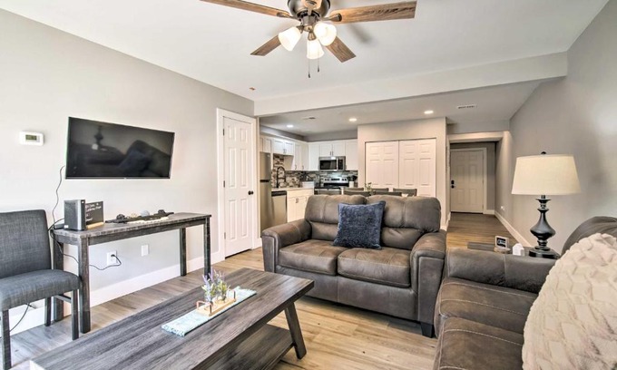 Kimberling City House | Airy Townhome Close to Kayaking and Boating!