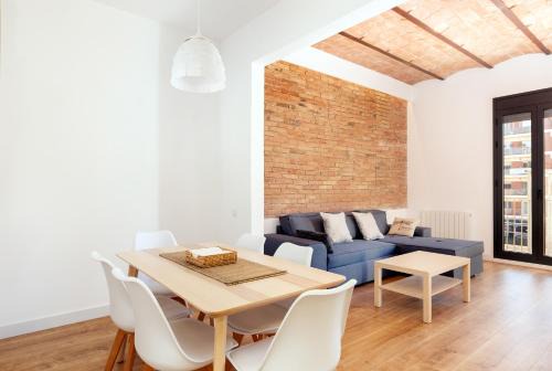 Esquerra de l'Eixample Apartment | Akira Flats Urgell apartment