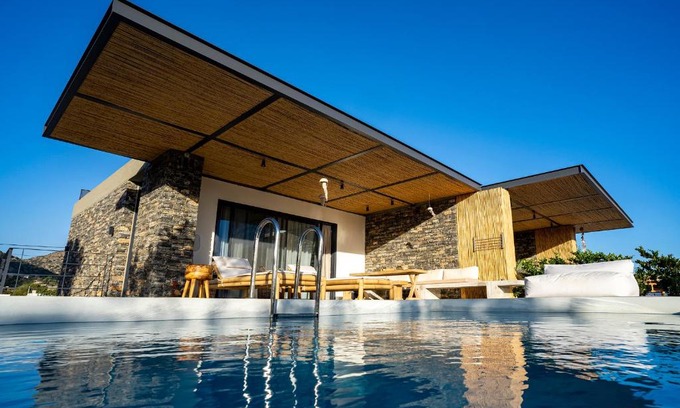 Gialos Apartment | Akra Grammeno Beachfront Villas