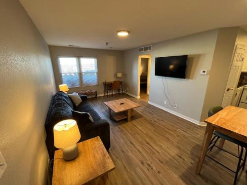 South Central Omaha Apartment | Aksarben 1 Bedroom-Close to I-80