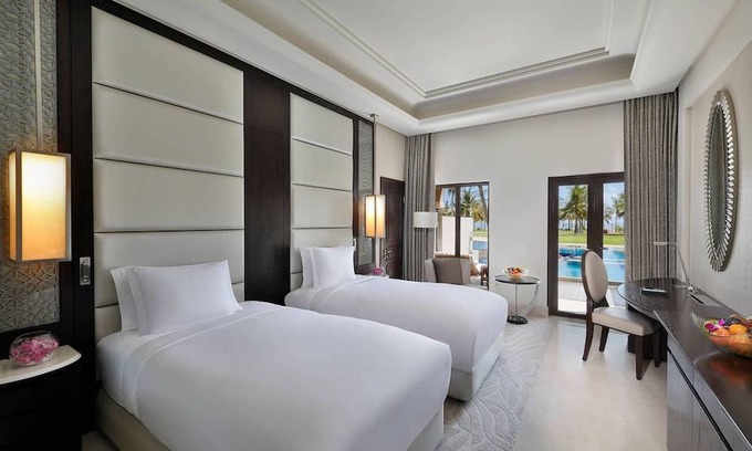 Al-Bustan Hotel | Al Bustan Palace, a Ritz-Carlton Hotel