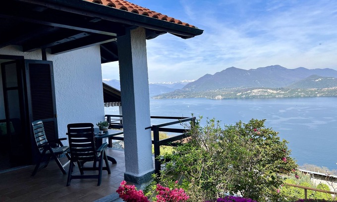 Belgirate Apartment | ALBA SUL LAGO - fantastic lake and panoramic view, perfect starting position