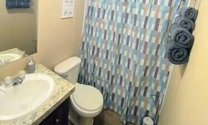Albany House | Albany Retreat: Near Muncie & BSU