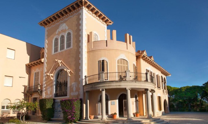 Cabrera de Mar Hostel | Alberg Cabrera de Mar Xanascat