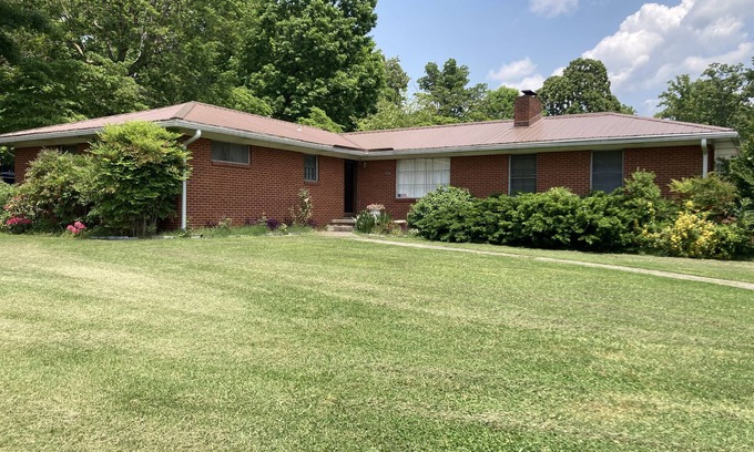 Alcoa House | Alcoa/Maryville Convenient Locale