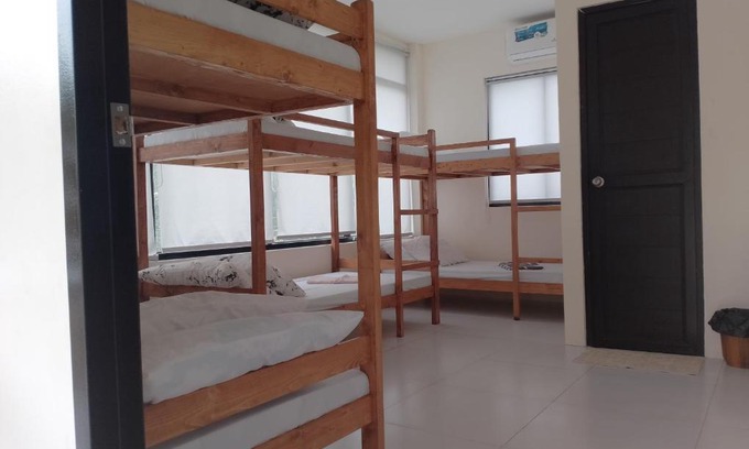 Alcoy Hotel | ALCOY PLAZA ECO PARK - BARKADA ROOM