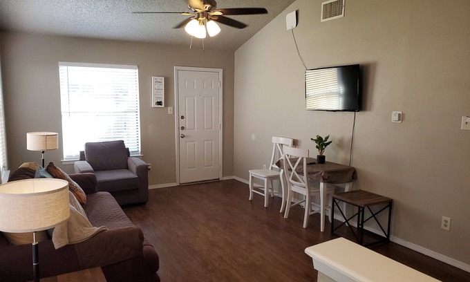 North Star House | Alderbrook Place in NW Austin 2 BR 1 BA (Family Park Nearby) Pet Stays for Free!