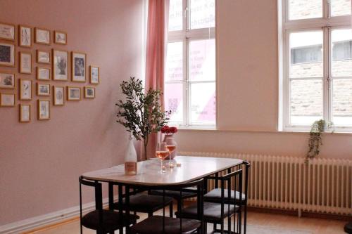 Mitte Apartment | Aldstadt 2,5 Room Modern Elite Location Balcony