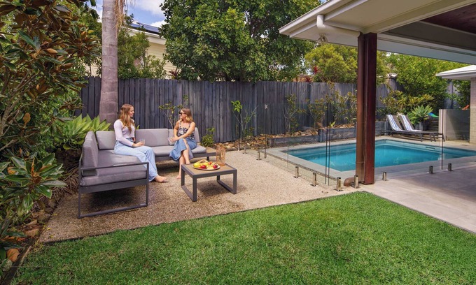 Alexandra Headland House | Alex Beachside Getaway - 15min walk > Sand & Surf