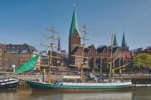 Altstadt Hotel | Alexander von Humboldt - Das Schiff