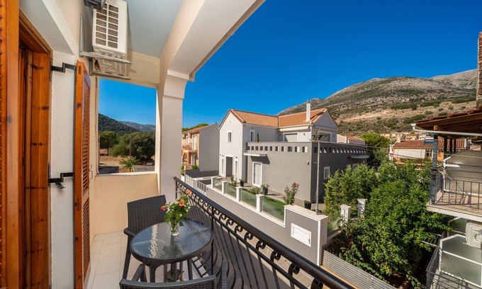 Agia Efimia Apartment | Alexatos Studios