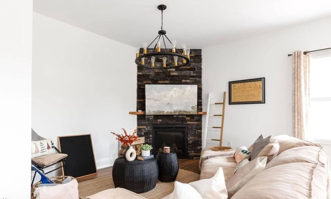 Huntsville Cottage | All Season Muskoka Cottage*HotTub*Sauna*Beach*BBQ