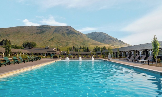 Jackson Apartment | All-Season Pool & Hot Tub at Retro Wyoming Lodge Ideal for Families