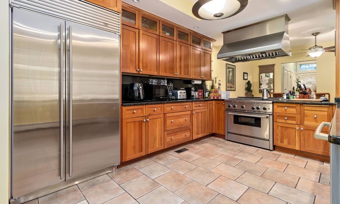 Mid-Cambridge House | All to Yourself Basement apt