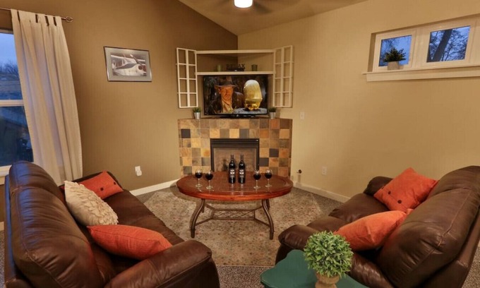Walla Walla Apartment | Alley Studio Apt Extended Stay · Alley Studio - Extended Stay Loft Apartment