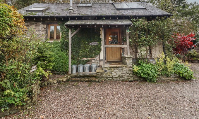 Newcastle-on-Clun Cottage | ALPINE COTTAGE, pet friendly, character holiday cottage in Beguildy