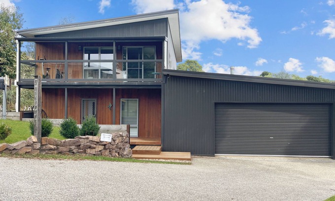 Merrijig House | Alpine Edge Retreat - Gateway to Mount Buller