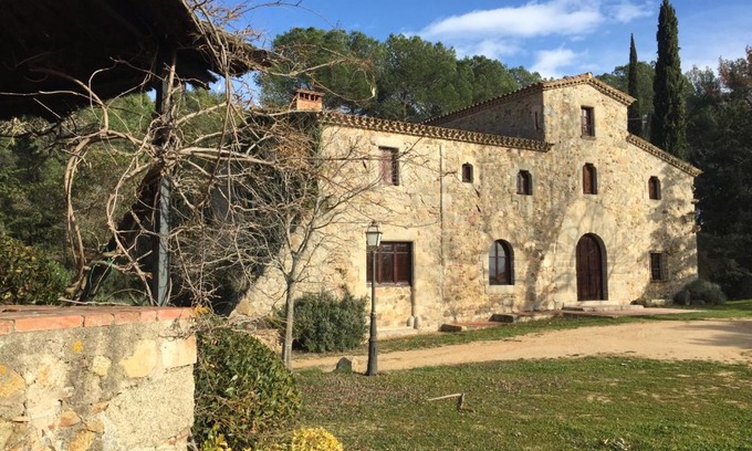 Santa Cristina de Aro Villa | Alquiler de casa rural completa: Masía del siglo XV en la Costa Brava