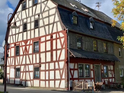 Mittelstrimmig Resort | Altes Zehnthaus Geierlay