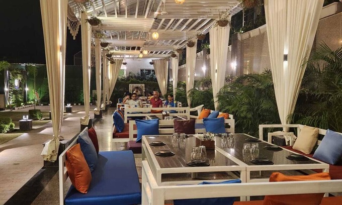 Alwar Hotel | Alwar Vanyaevilas