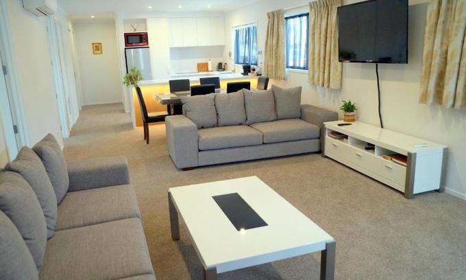 Greymouth Villa | Am I in Heaven? Luxury 3 ensuite bedrooms sleeps 8