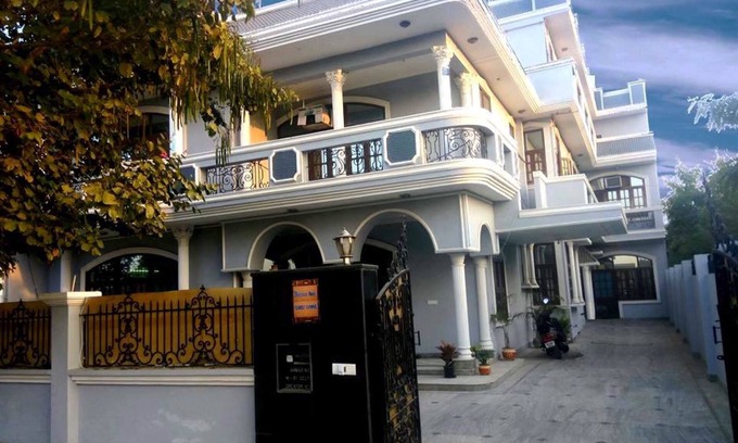 Greater Noida House | Aman Inn