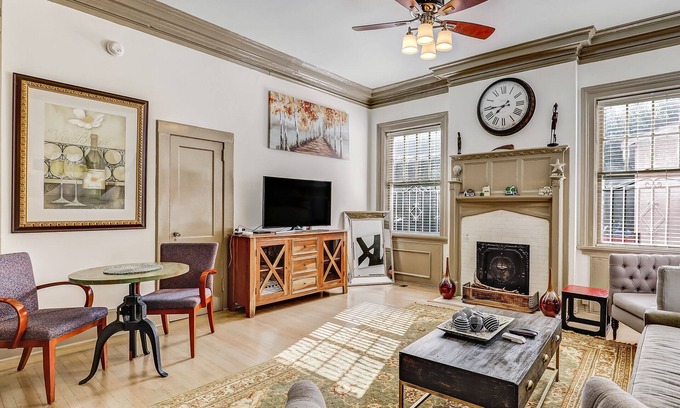 Thomas Square Apartment | Amazing 1 Bed in Starland, Heated Pool Access