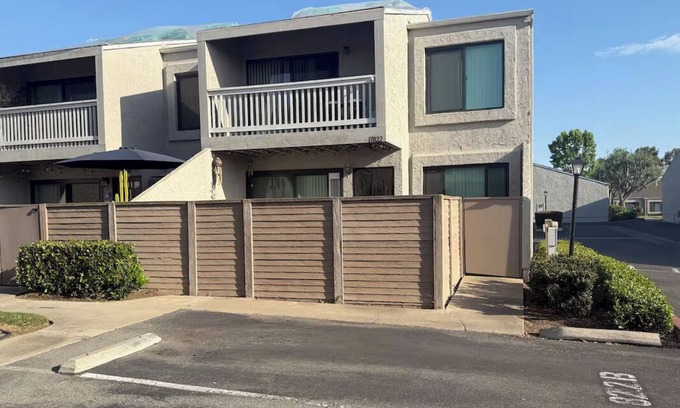Huntington Beach Condo | Amazing 2-bedroom condo in Huntington Beach.