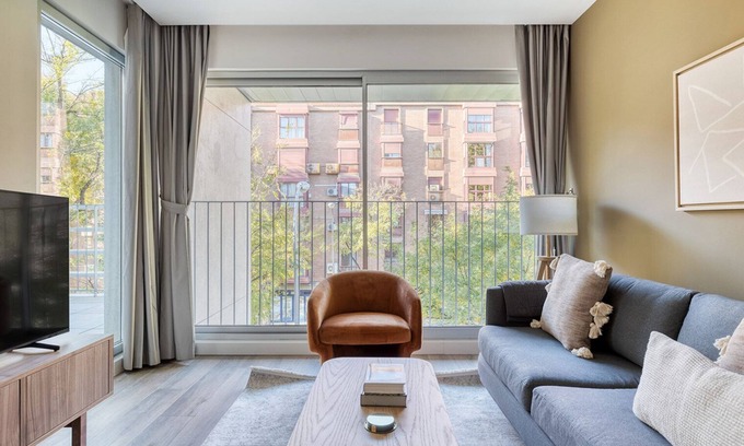 Las Acacias Apartment | Amazing 2BR w/amenities, in Madrid Rio