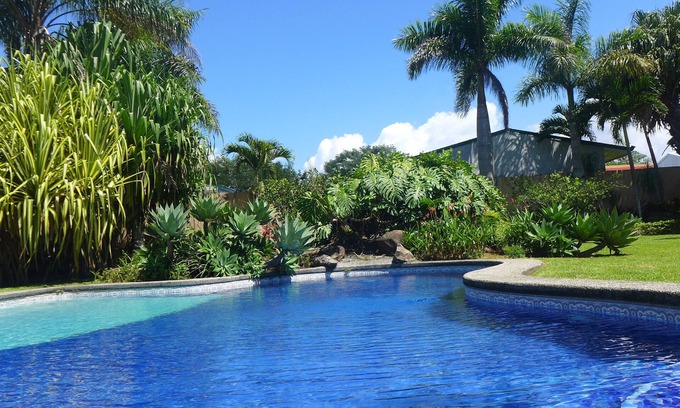 La Garita House | Amazing 4 bedroom pool home in gated community, La Garita 20 min to SJO airport