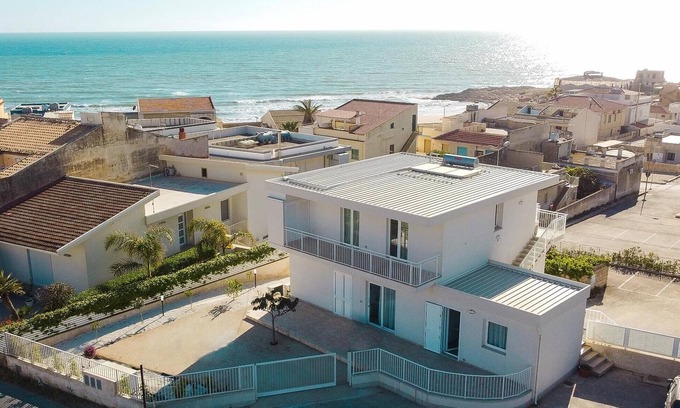 Cava dʼAliga Apartment | Amazing apartment in Cava D'Aliga