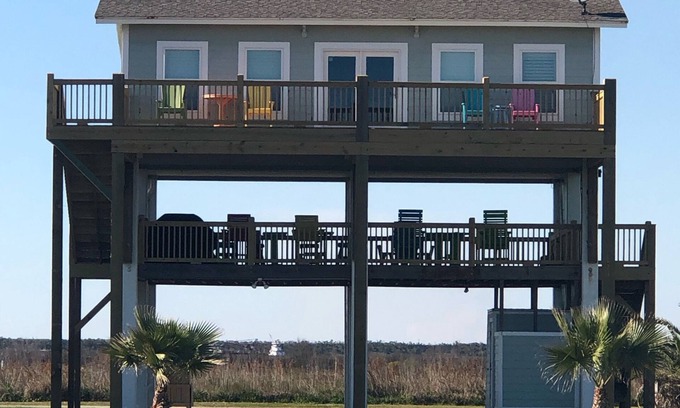 Port Bolivar House | Amazing Beach Views! Seashell Getaway, a Charming Beach Cottage!