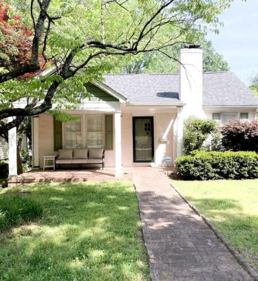 Plaza Midwood House | Amazing Cottage with Great Sights in Charlotte, North Carolina
