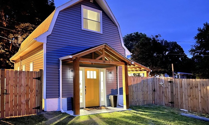 Bolivar Cottage | Amazing dog-friendly cottage. Walk 2 Harpers Ferry