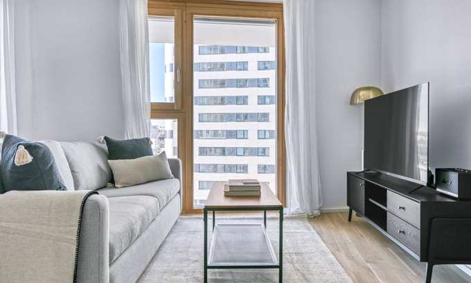 Favoriten Apartment | Amazing Favoriten 3BR w/Gym & Roof, near Belvedere Palace, by Blueground