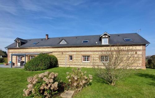 Saint-Aubin-Routot House | Amazing Home In Saint-Aubin-Routot