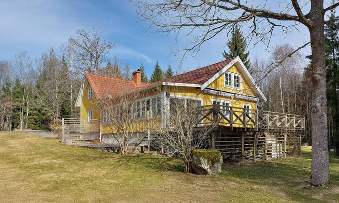 Or House | Amazing home in ör with WiFi