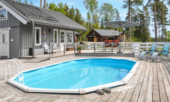 Hammaro House | Amazing home in Hammarö with lake view