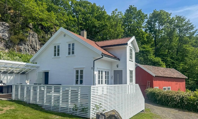 Lyngdal House | Amazing home in Lyngdal with WiFi
