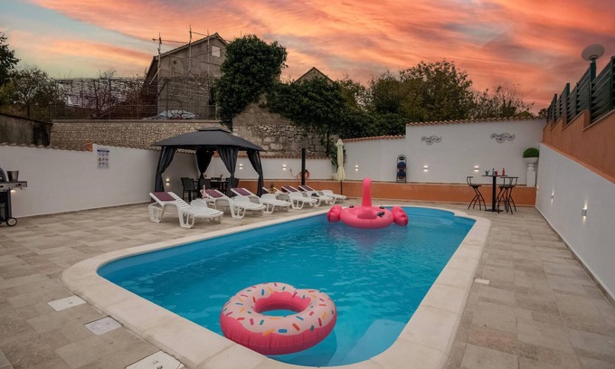 Dalmatian Mainland House | Amazing home in Mijaca