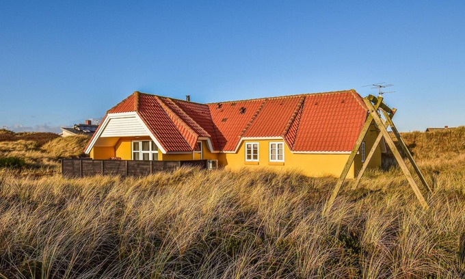 Houvig House | Amazing home in Ringkøbing with kitchen